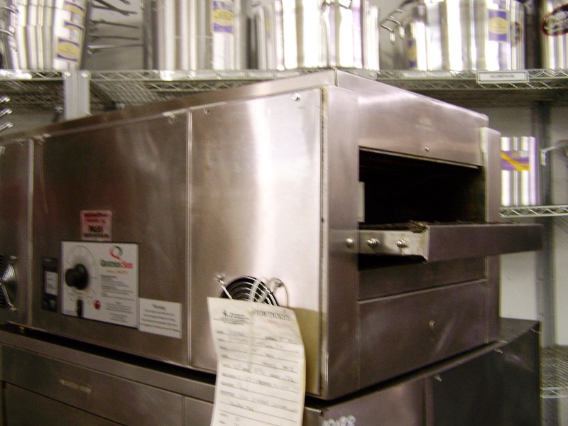 Holman QT14 Quiznos countertop conveyor oven  