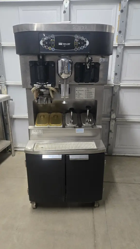 TAYLOR CROWN SHAKE AND SOFT SERVE ICE CREAM MACHINE