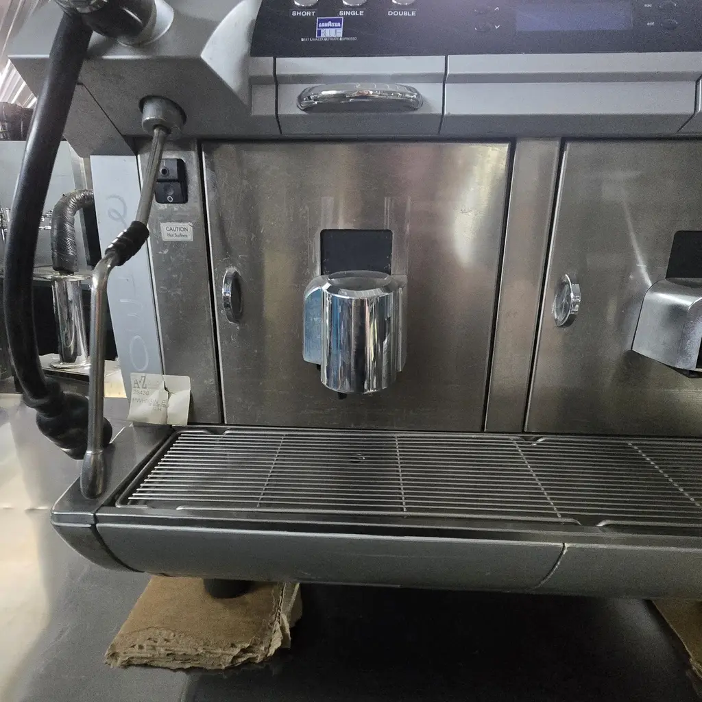 LAVAZZA ESPRESSO/COFFEE MACHIN