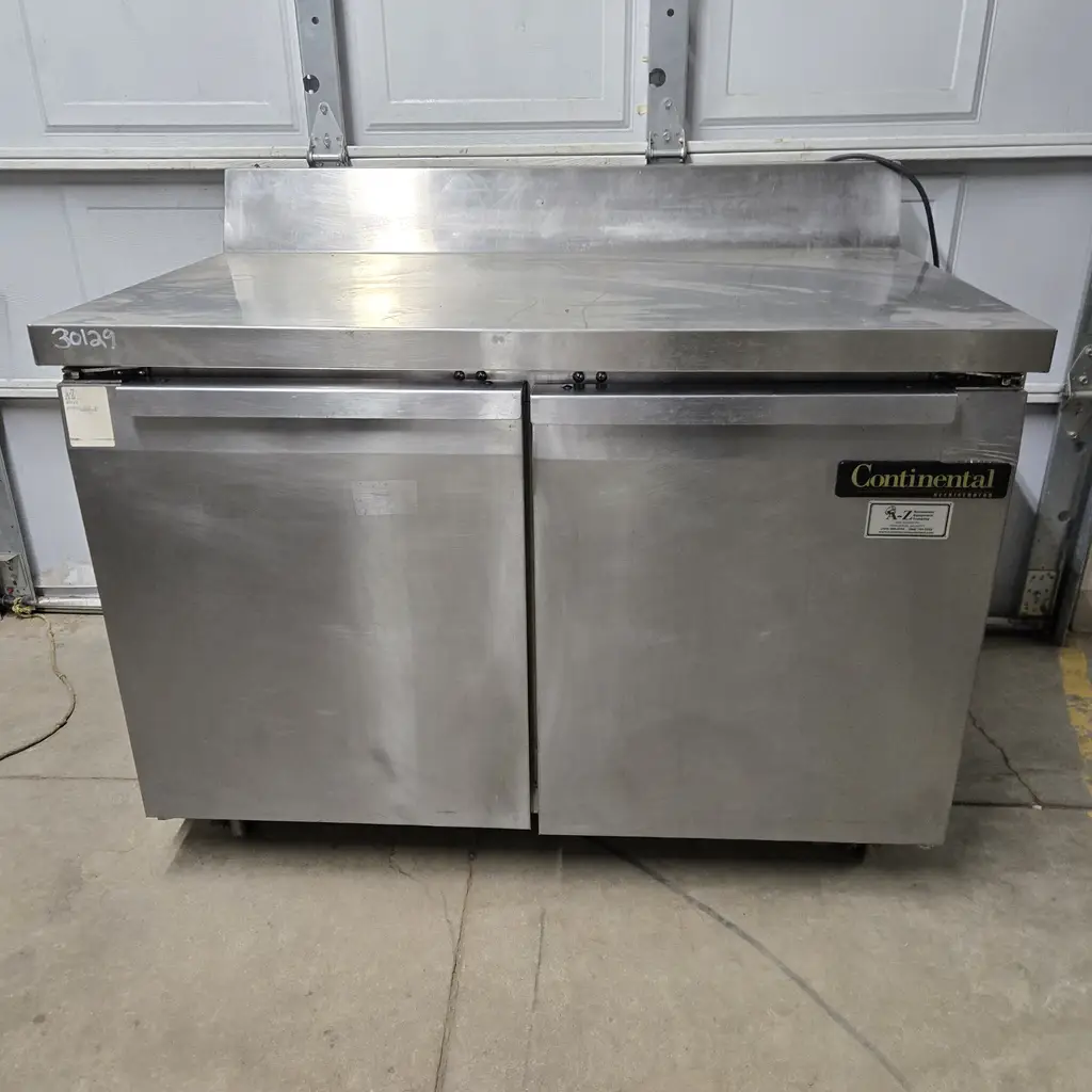 CONTINENTAL 2 DOOR UNDER COUNTER COOLER ON CASTERS NSF