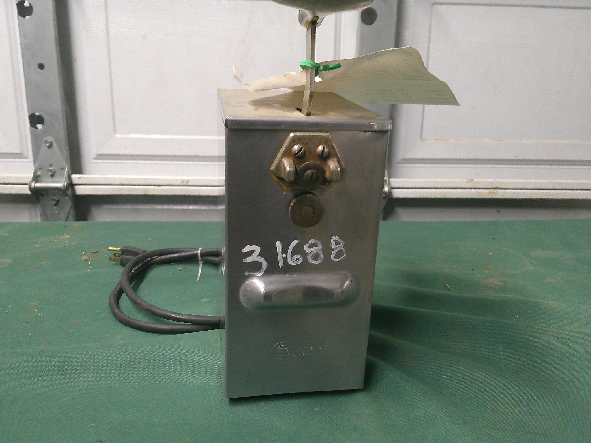 EDLUND ELECTRIC CAN OPENER