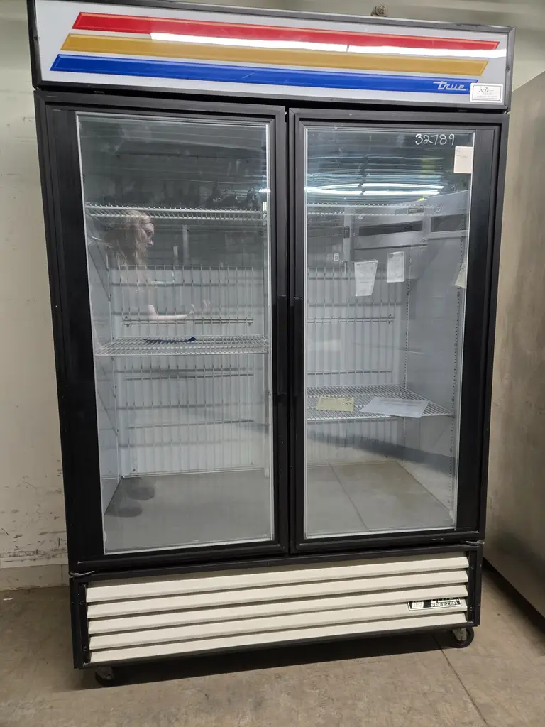 TRUE 2 DOOR FREEZER GLASS SWING DOORS NSF