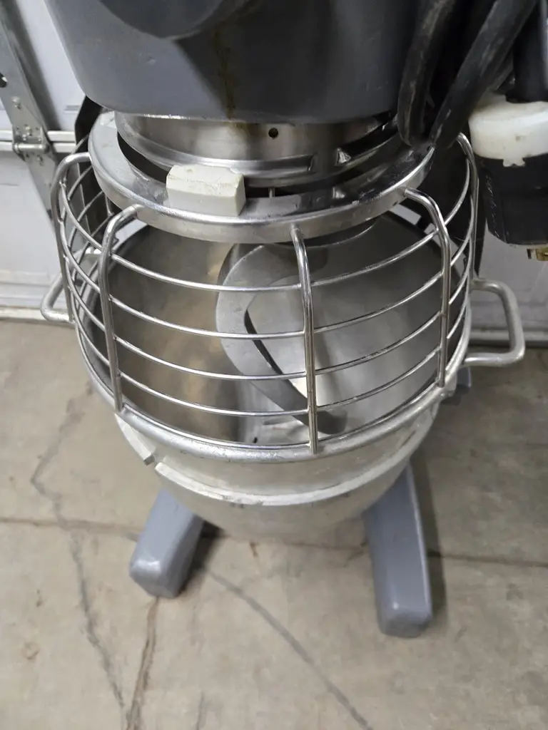 HOBART 30 QT MIXER