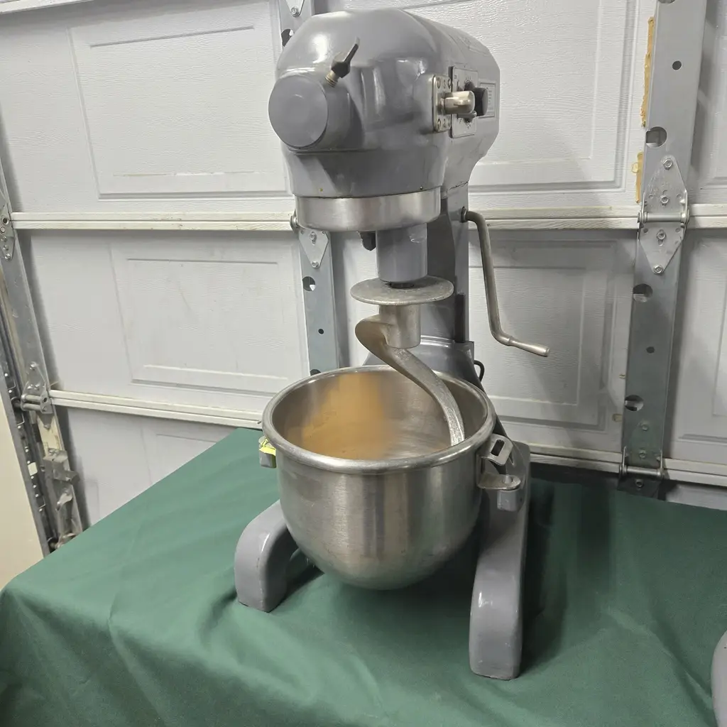 HOBART 20 QT MIXER - 1/3 HORSE POWER