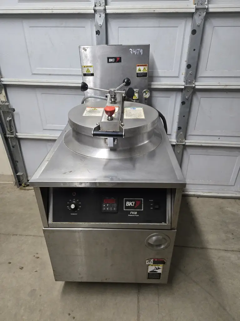 BKI 75LB ELECTRIC PRESSURE FRYER ON CASTERS