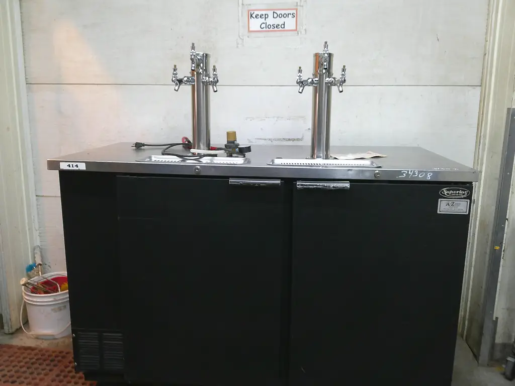 BEVERAGE AIR 2 TOWER KEGGERATOR WITH 3 SPOUTS PER TOWER AND LEFT SIDE COMPRESSOR - NSF APPROVED