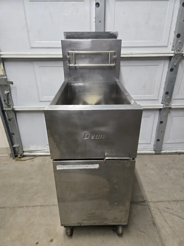 DEAN 40LB TWIN BASKET FRYER ON CASTERS - NATURAL GAS - NSF APPROVED