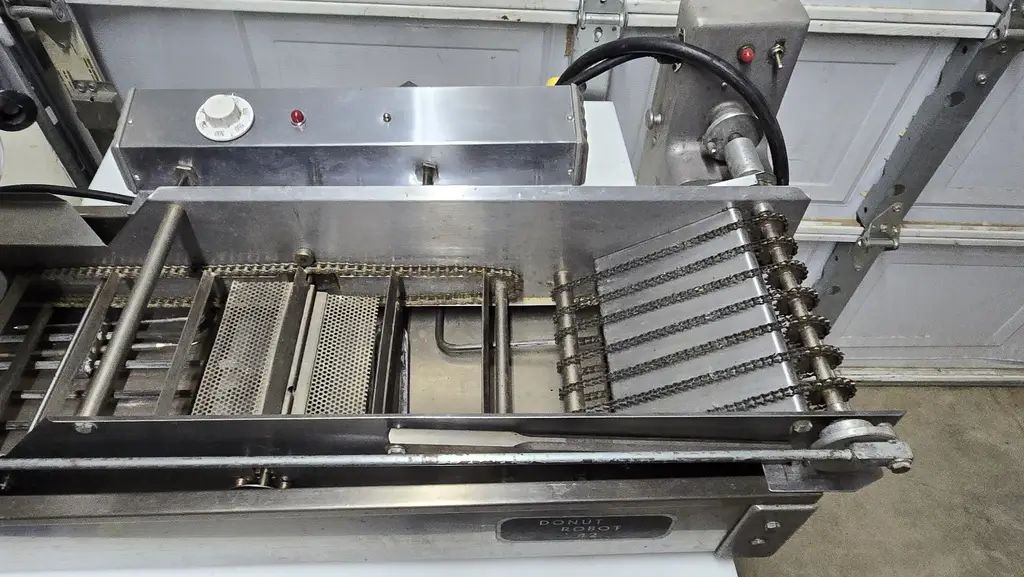 BELSHAW COUNTERTOP DONUT MAKER