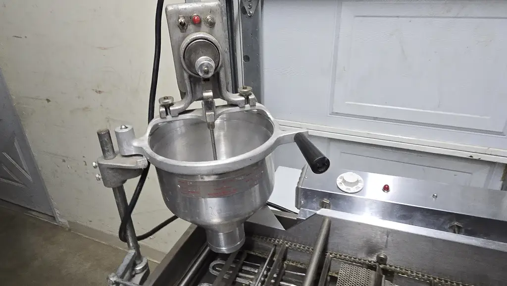 BELSHAW COUNTERTOP DONUT MAKER