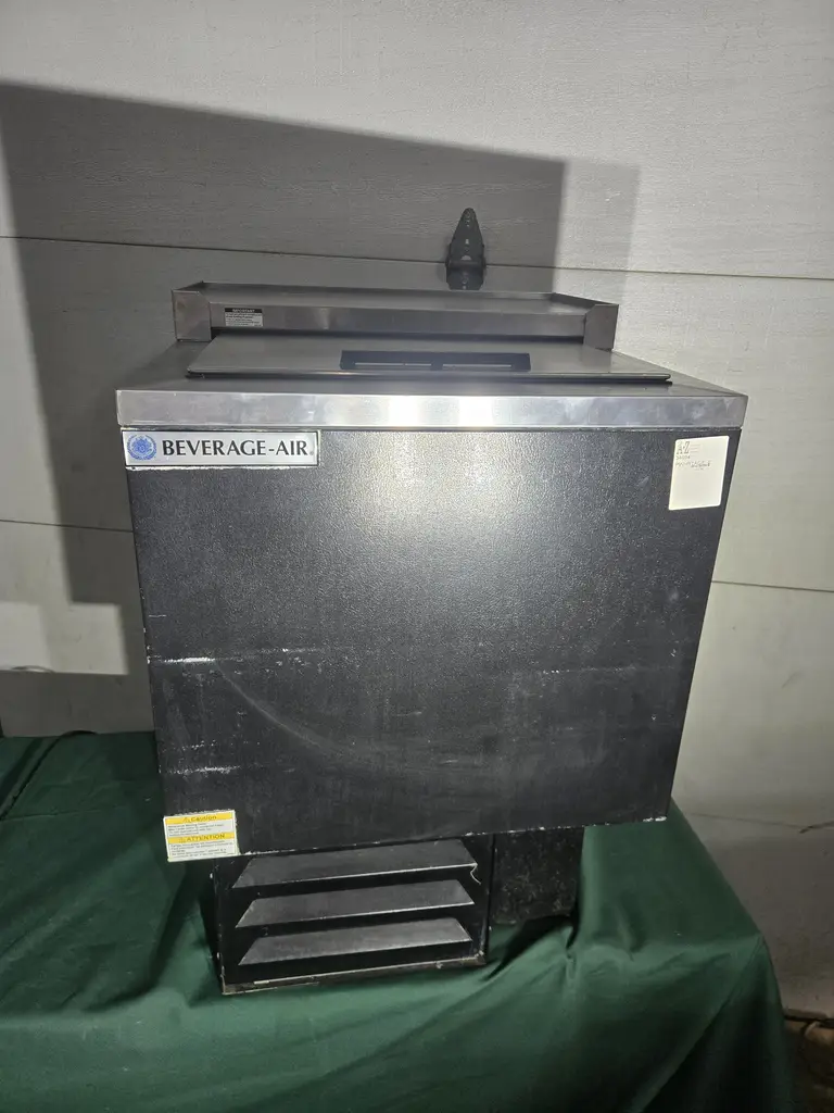 BEVERAGE AIR MUG CHILLER