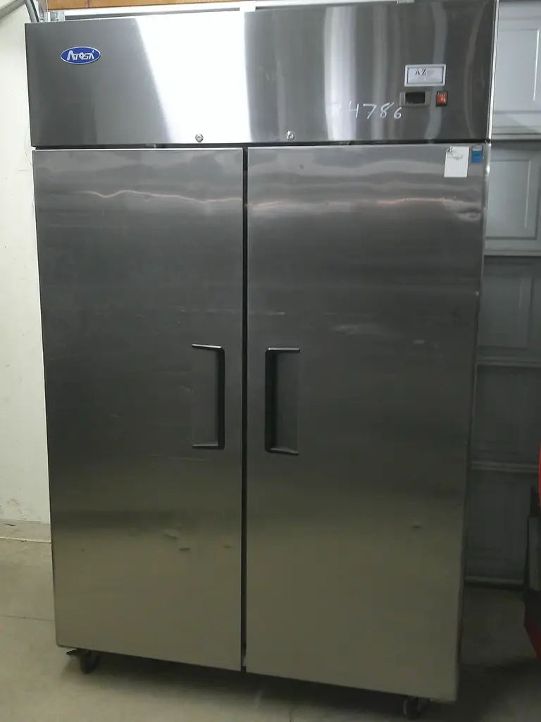 ATOSA 2 DOOR COOLER ON CASTERS WITH TOP MOUNT COMPRESSOR - ETL APPROVED