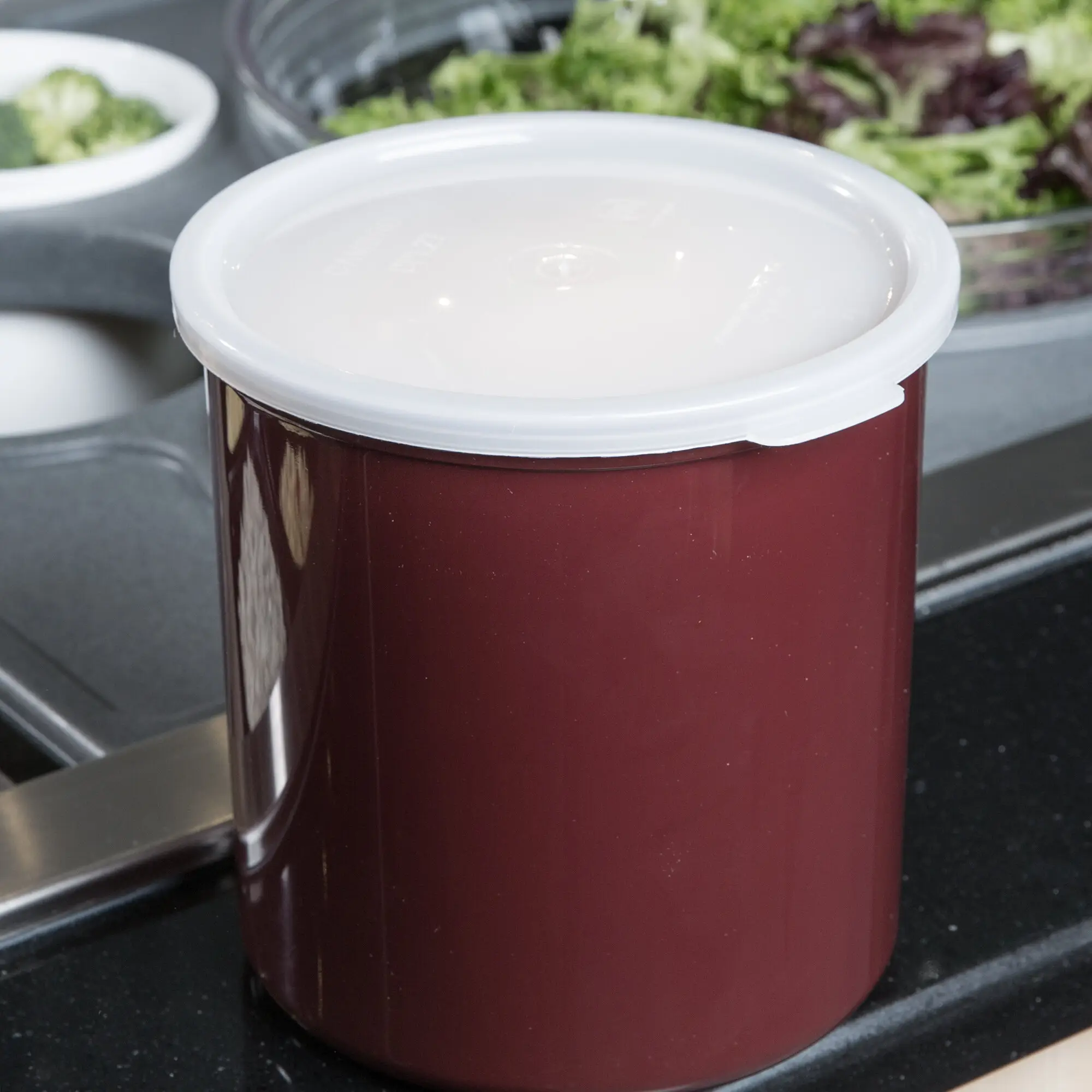 2.7 QUART CROCK WITH LID REDDISH BROWN