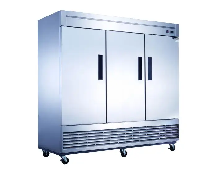 DUKERS 3 GLASS DOOR COOLER MERCHANDISER ON CASTERS WITH 64.8 CUBIC FOOT CAPACITY AND BOTTOM MOUNT COMPRESSOR - ETL APPROVED